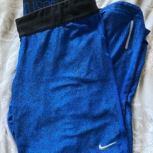 Nike Athletic Cropped Leggings